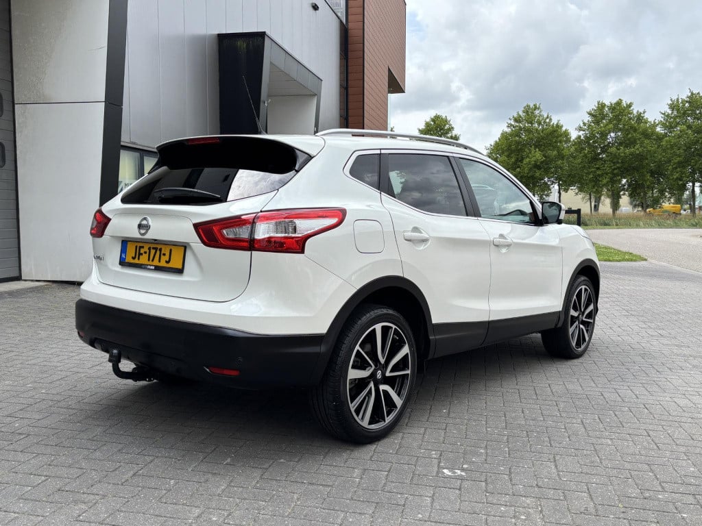 Nissan Qashqai 1.6 tekna | panoramadak | leder | stoelverwarming | navigati