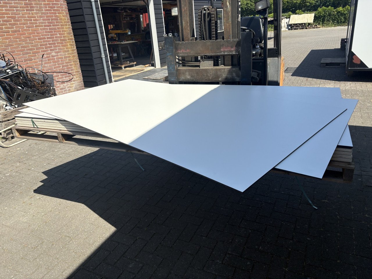 Nieuwe Trespa platen 6mm wit 122x244