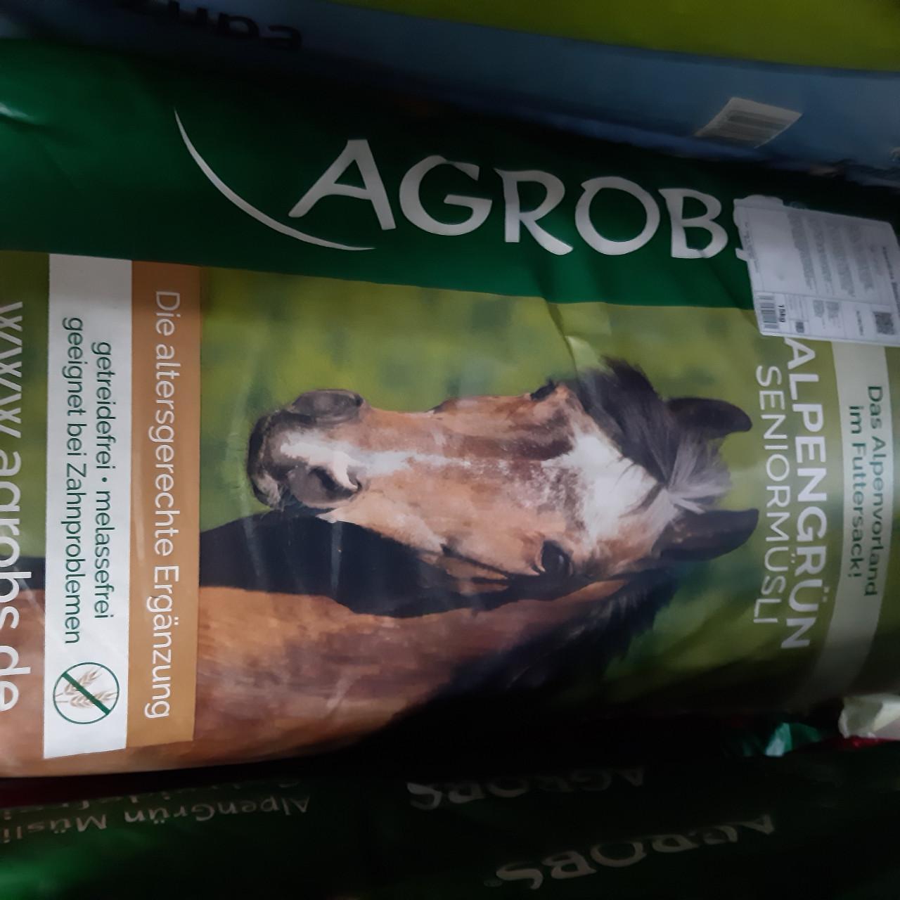 DIERENVOEDERS EN STROOISEL