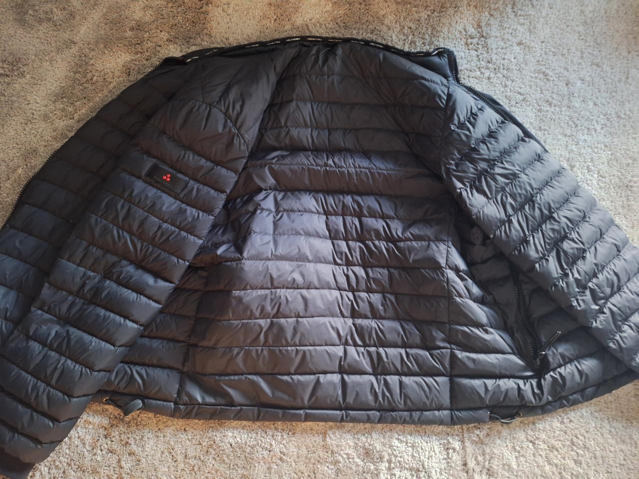 Prachtige nette jas Peuterey gekocht Hugo boss Hulst