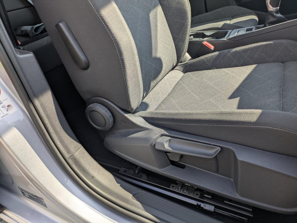 Volkswagen Golf 1.0 tsi life business | trekhaak | camera | carplay | acc |