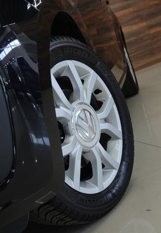 Volkswagen UP! 1.0 bmt move up! | cruise | bluetooth | airco |