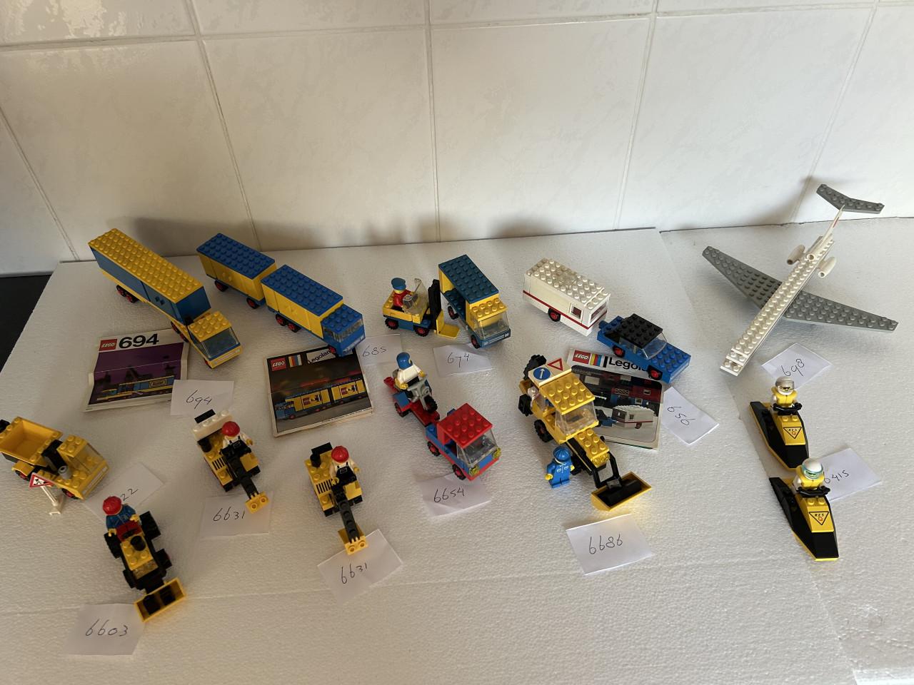 Oude Lego modellen. (13 totaal)