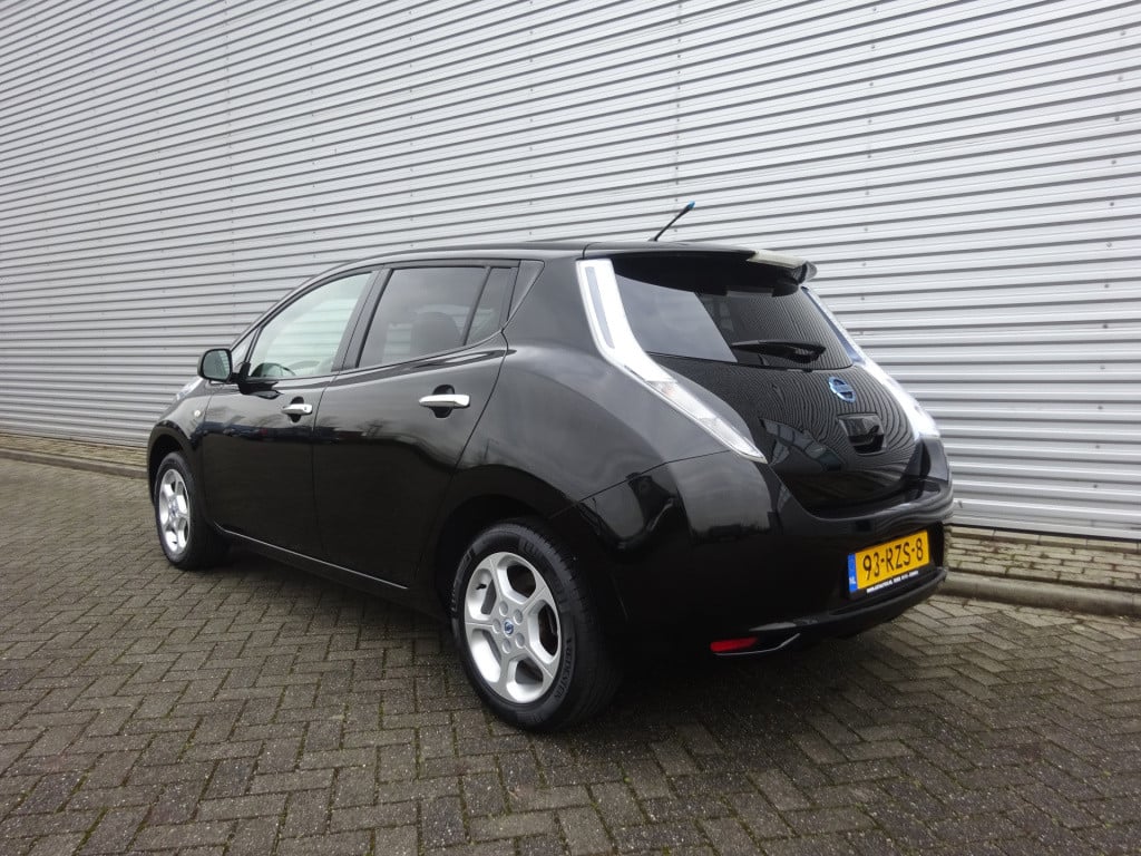 Nissan Leaf base 24 kwh climate / cruise / navi / camera / nap