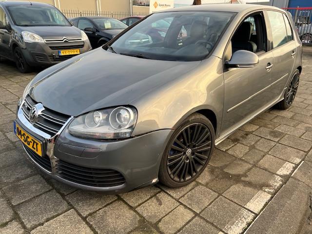 Volkswagen Golf R32 3.2 V6