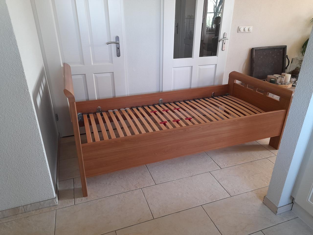 Prachtig (senioren) bed ( 90 x 200 ) in goede nette staat !