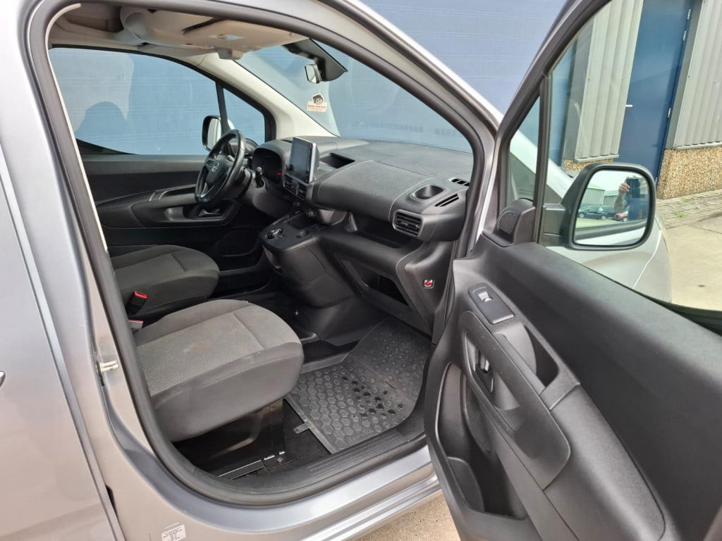 Opel Combo 1.5d l2h1 edition automaat / airco / cruise controle / trekhaak 