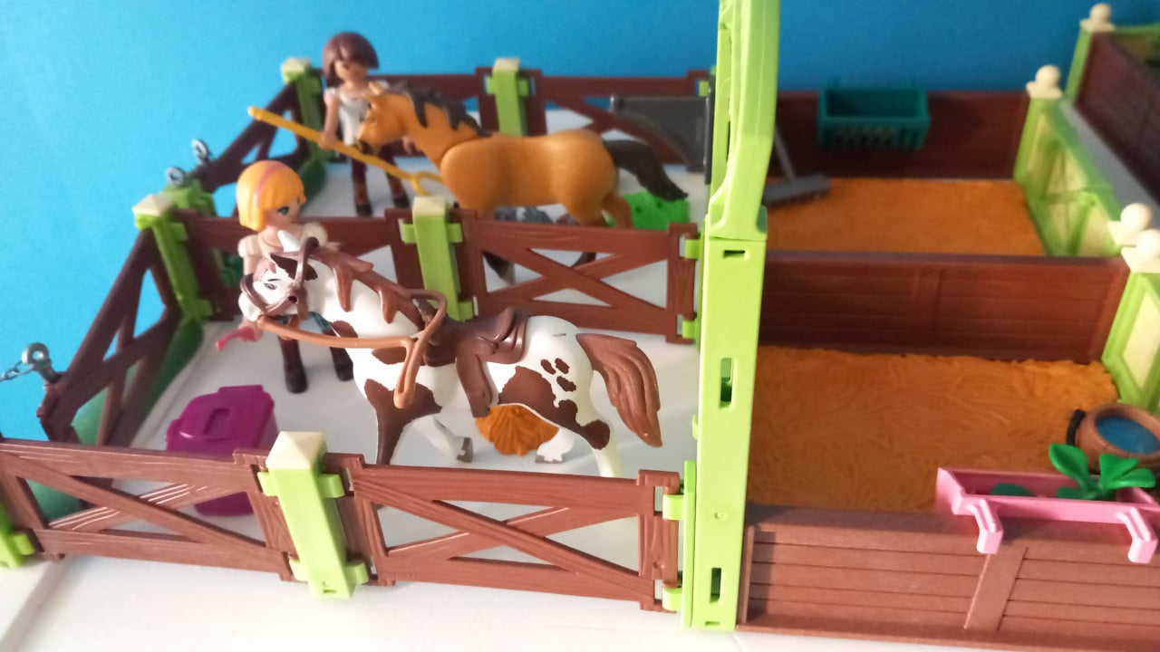 Playmobil spirit paardenverblijf setnr 9478+9480