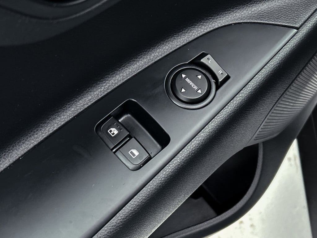 Kia Stonic 1.0 t-gdi dynamicline | navigatie | parkeercamera | roofrails | 