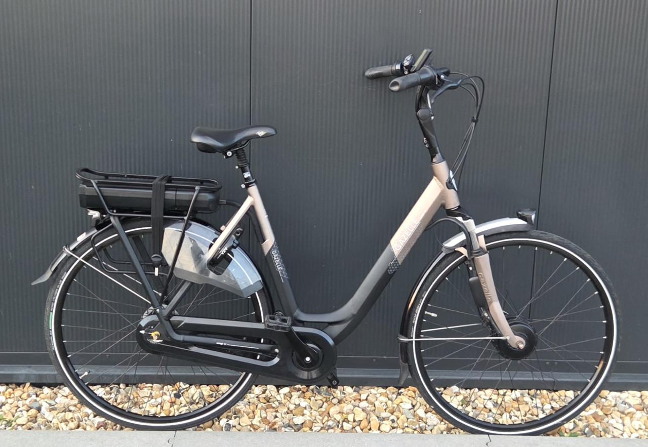 Gazelle Orange C7+ HMB 57cm Platinum accu