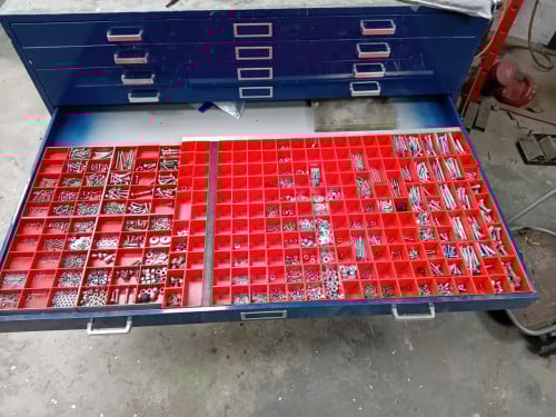 Gevraagd: tekeningkast met lades A0