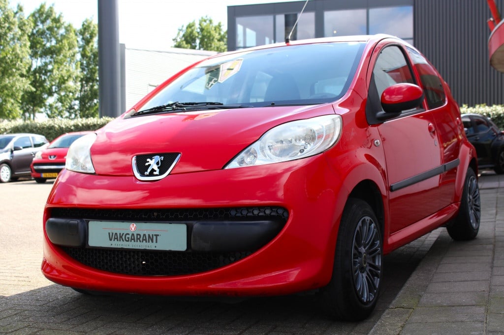 Peugeot 107 1.0-12v xs