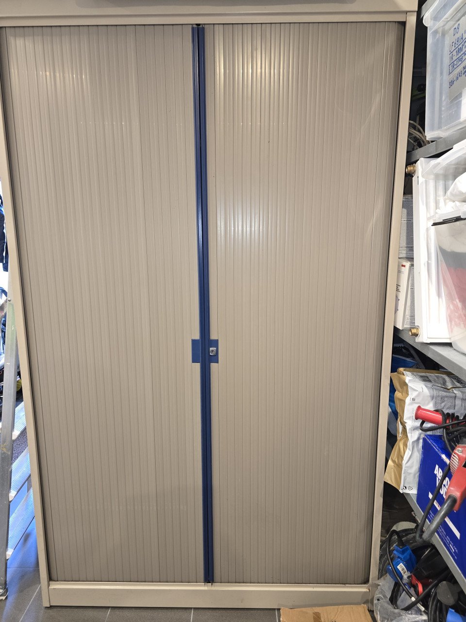 Metalen schuifdeur archiefkast