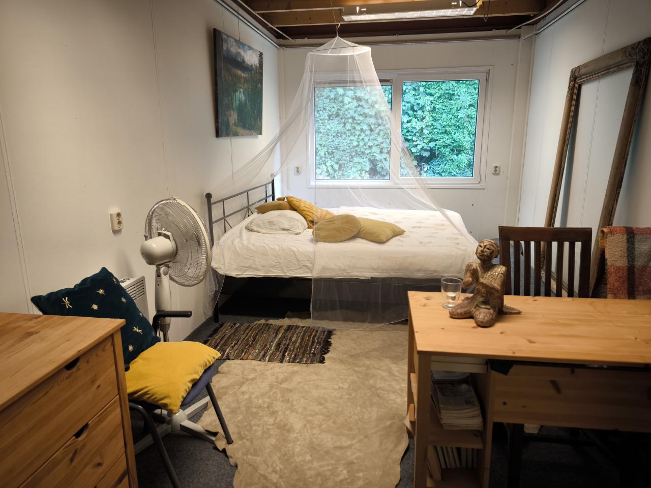 Ruime kantoor/ woonunits