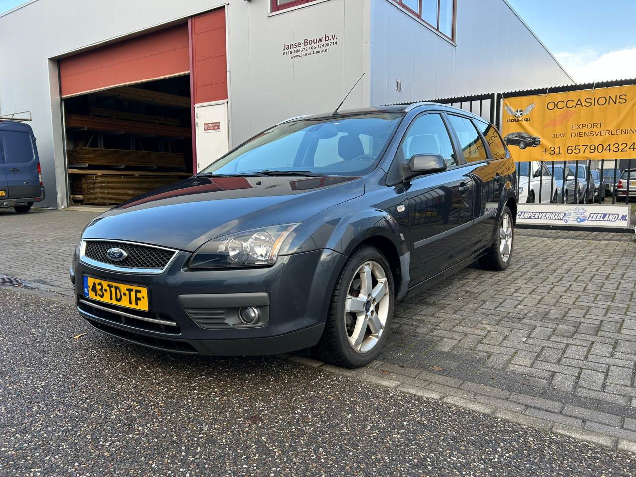 Ford Focus Wagon 1.6-16V Futura In de opties!