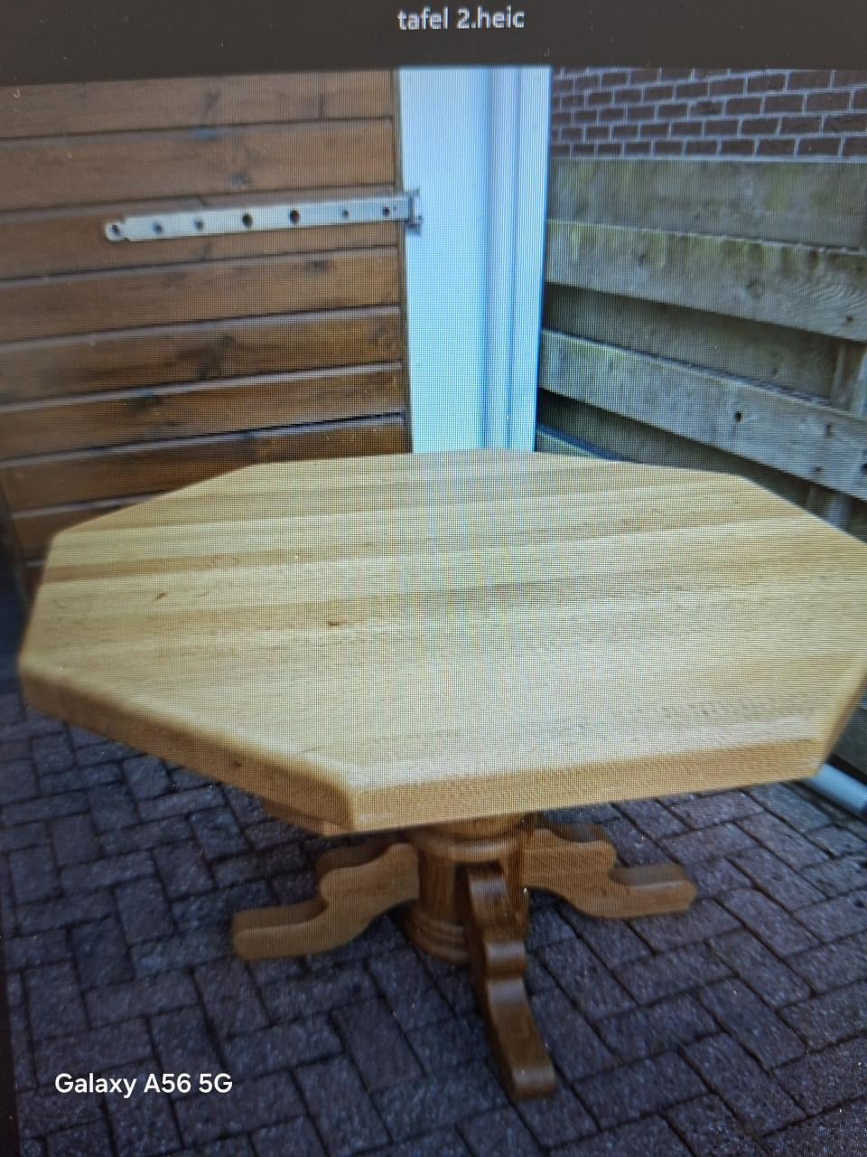 Massief  eiken  eettafel