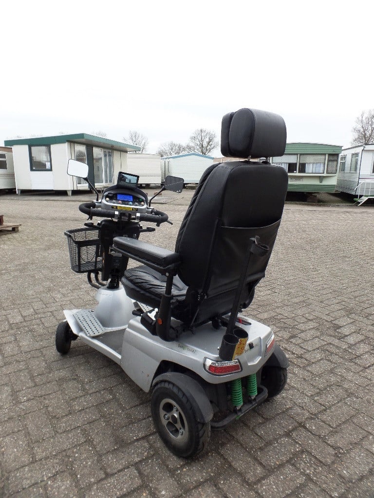 Quingotoura scootmobiel 2 met 5 wielen, achteruitrij camera, zeer wendbaar