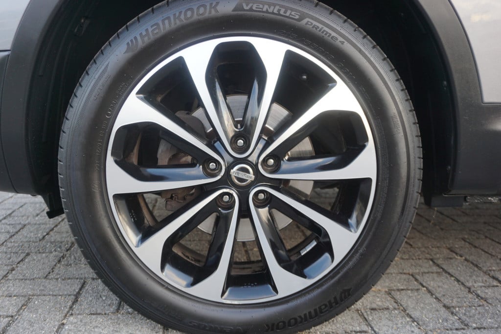 Nissan Qashqai 1.6 360 airco / navi / camera / cruise / elektr. ramen / lm 