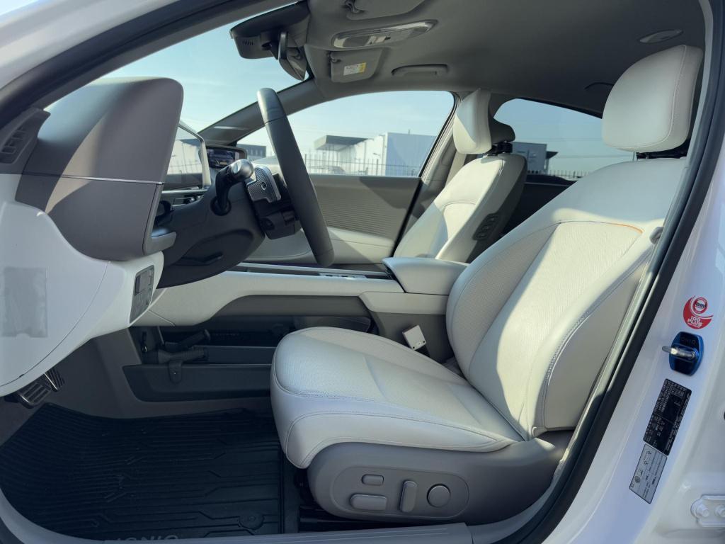 Hyundai Ioniq 6 lounge 77.4 kwh soh 97% + camera buitenspiegels!