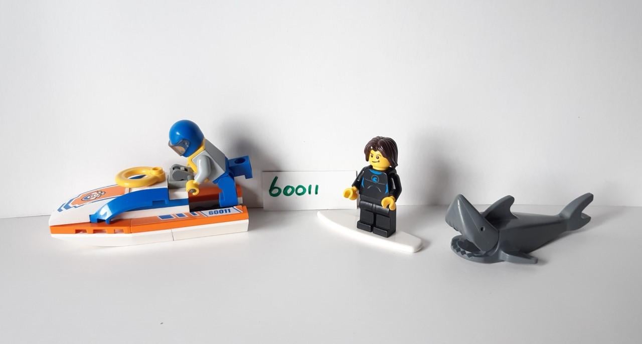 Lego 60011: surfer redding