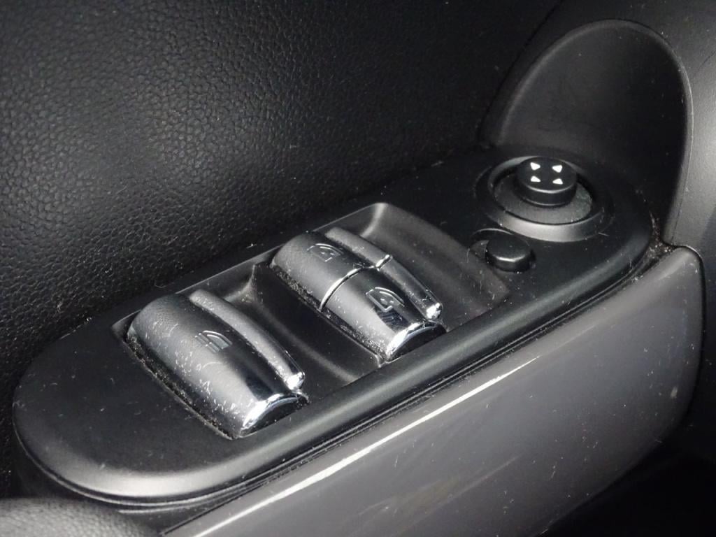 Mini Cooper Cabrio mini 1.5 pepper serious business