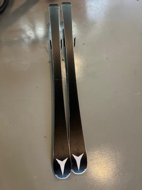 Ski's Atomic Doubledeck  redster SL 165 incl bindingen