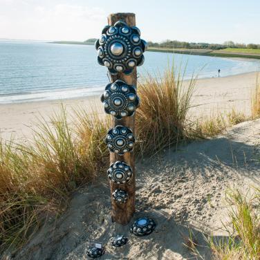 Zeeuwse hangknop beton - verkrijgbaar in 5 diameters en 4 kleuren.