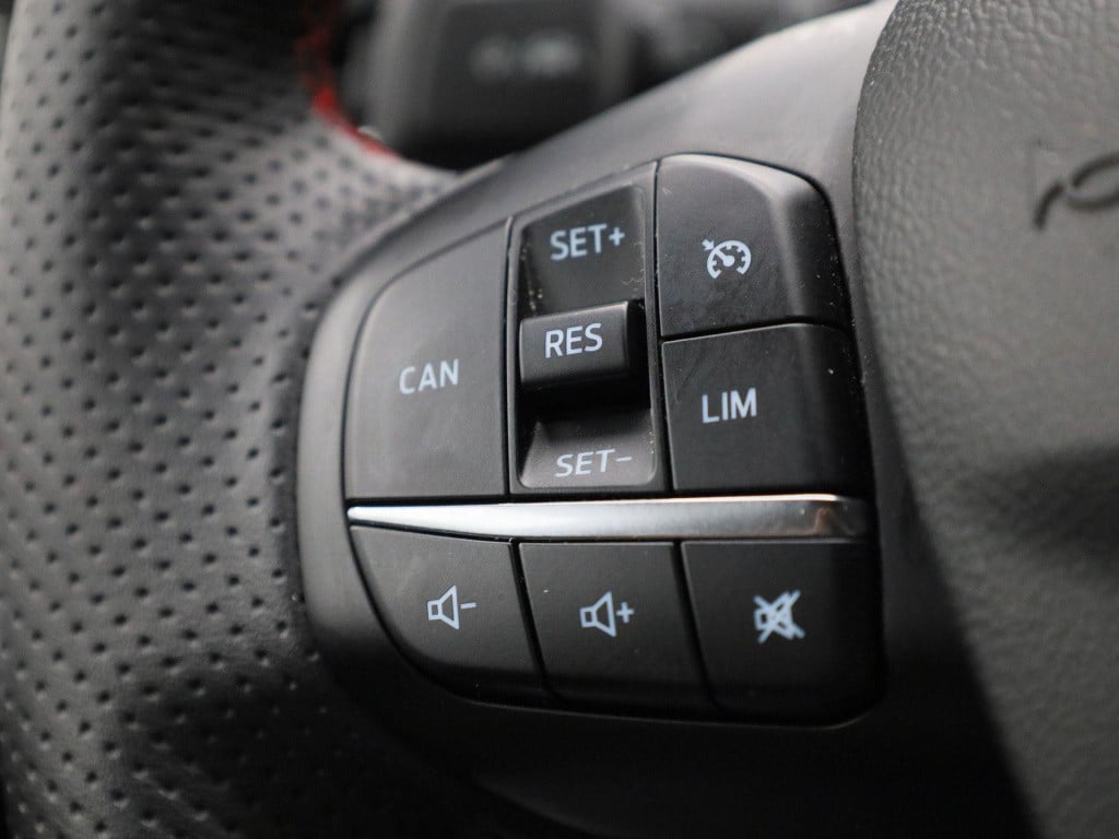 Ford Focus wagon 1.0 ecoboost hybrid st line business | lage km stand | nav