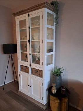 Landelijke vitrinekast