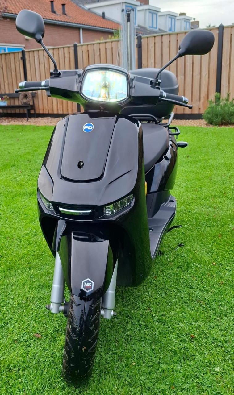 FD F7 - Vol Electric Deliroad/730 km/1e eigenaar / Bieden v.a € 1250