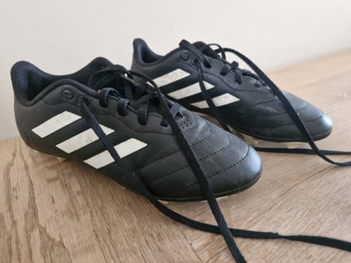 Adidas voetbalschoenen mt 36