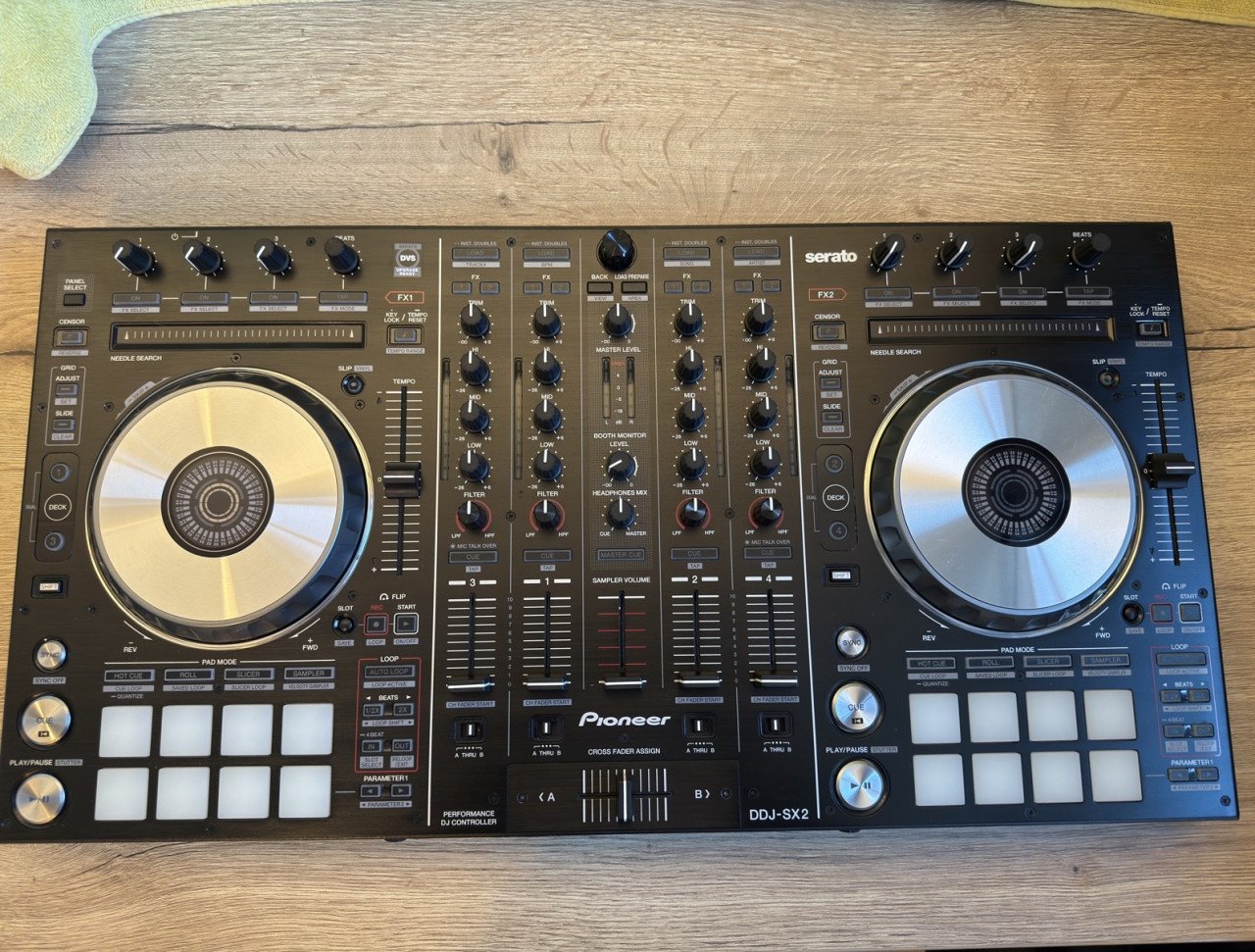 Pioneer DDJ-SX2 DJ Controller