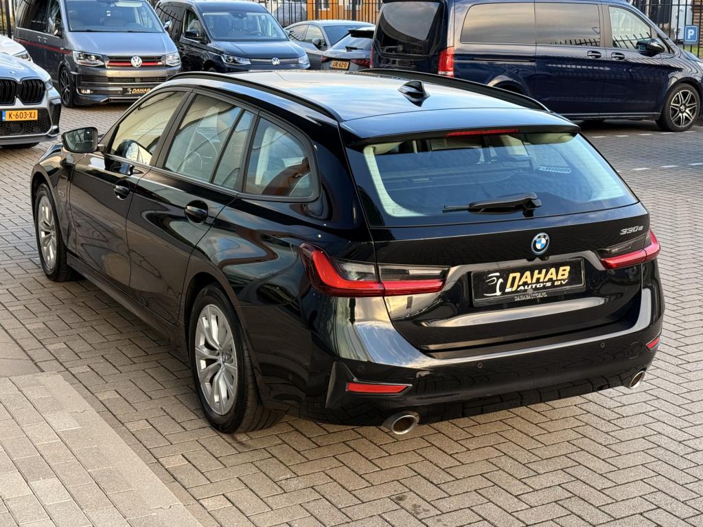 BMW 3-serie touring 330e | stoelverwarming | apple carplay | achteruitrijca