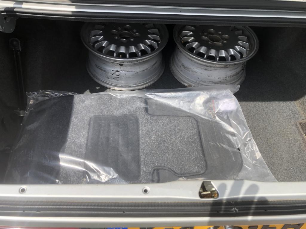 BMW 3-serie 318i 90pk sedan e30