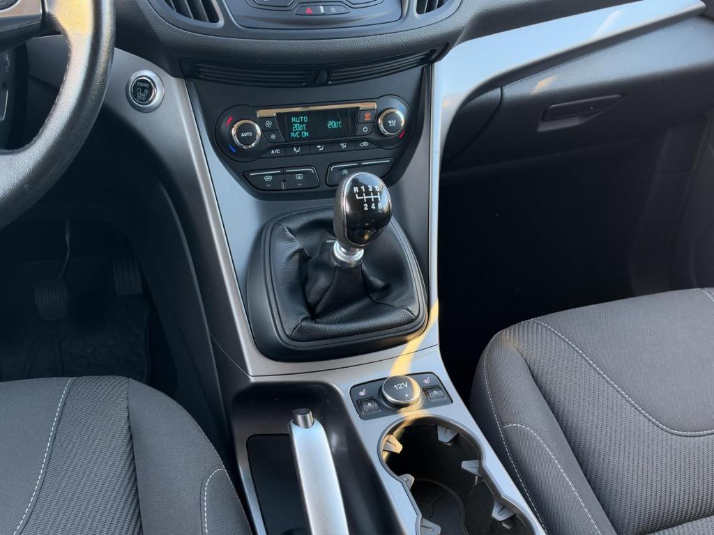 Ford Kuga 1.5 titanium plus clima stoelverwarming trekhaak