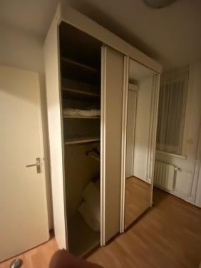 Kledingkasten met schuifdeuren en spiegels