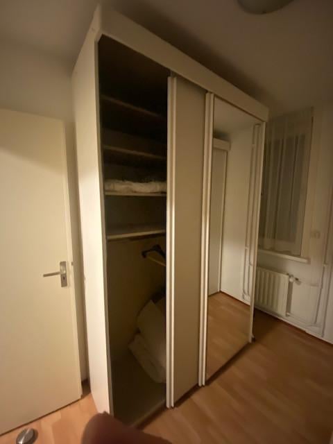 Kledingkasten met schuifdeuren en spiegels