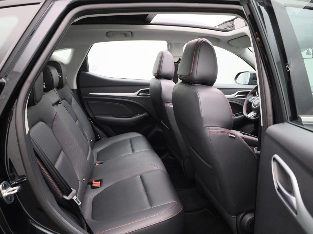 MG Zs Ev long range luxury 70 kwh | panoramadak | leder | apple carplay - a