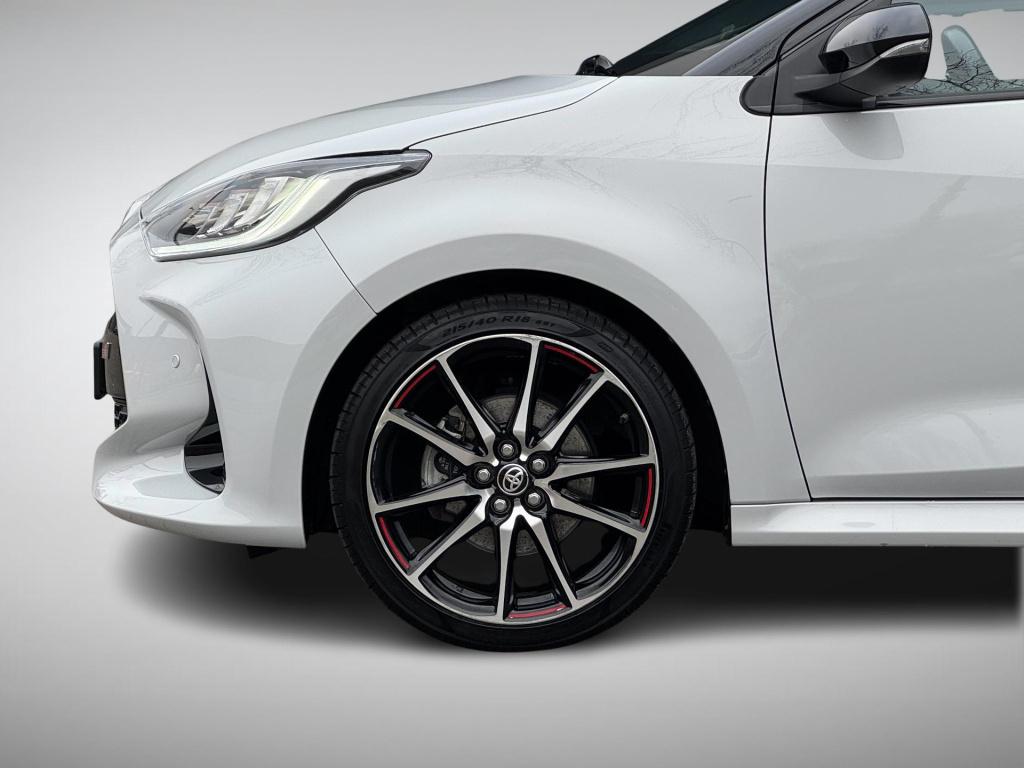 Toyota Yaris 1.5 hybrid gr sport premium pack, nl-auto!