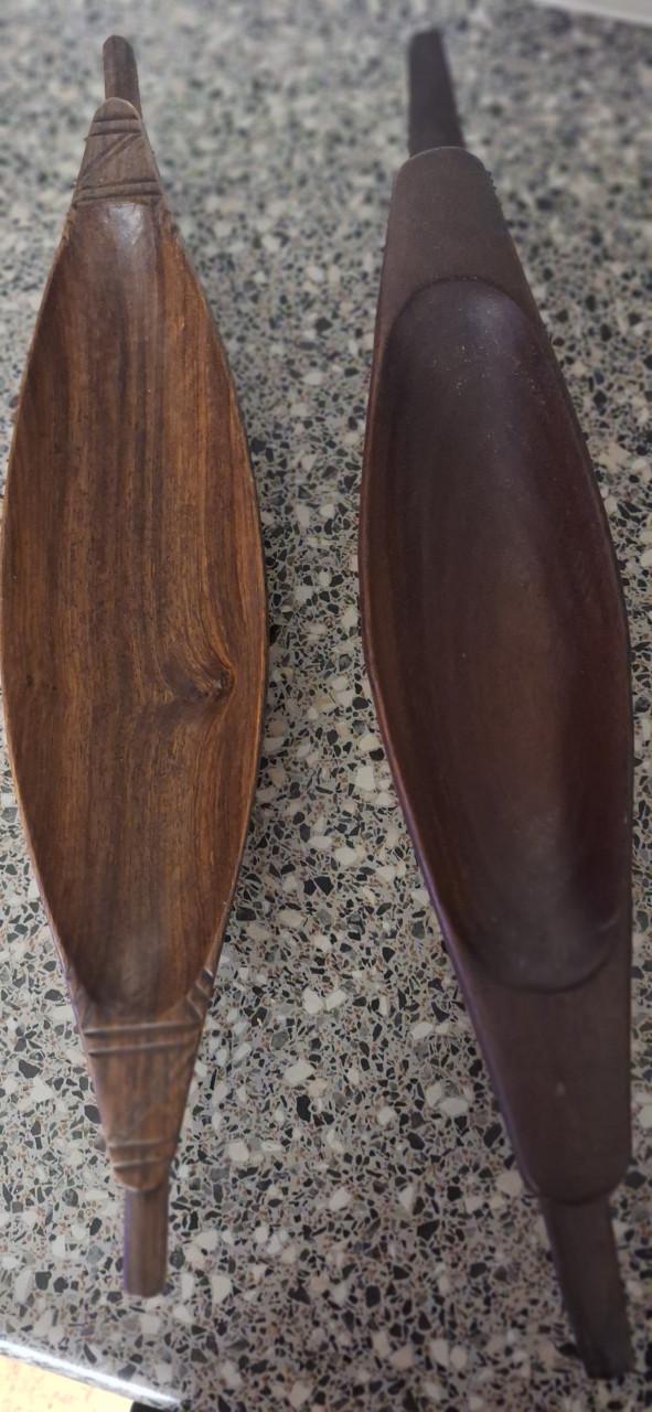 Afrikaanse lange houten schalen