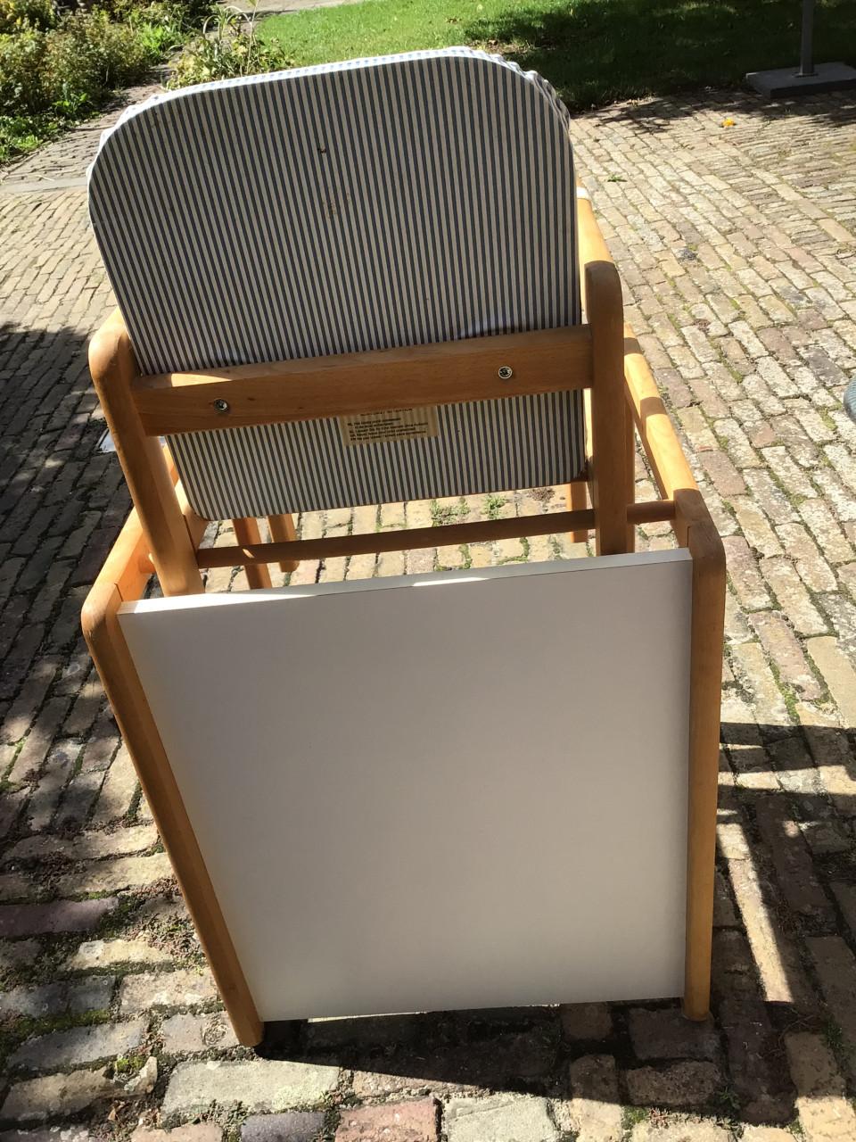 Kinderstoel / tafeltje