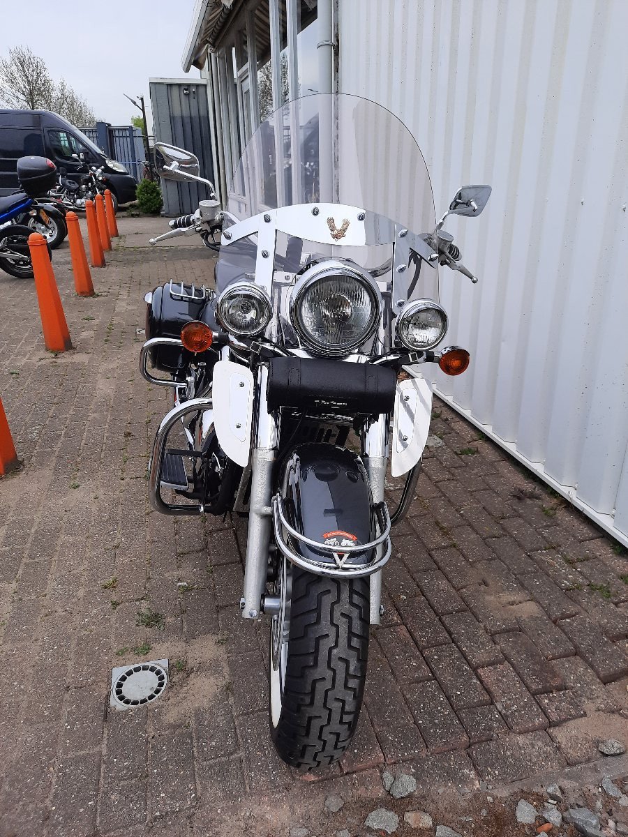 Kawasaki Vulcan 1500 Classic tourer