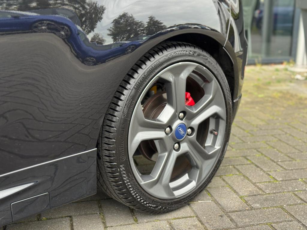 Ford Fiesta 1.6 st2 * camera * recaro * stoelverwarming * clima