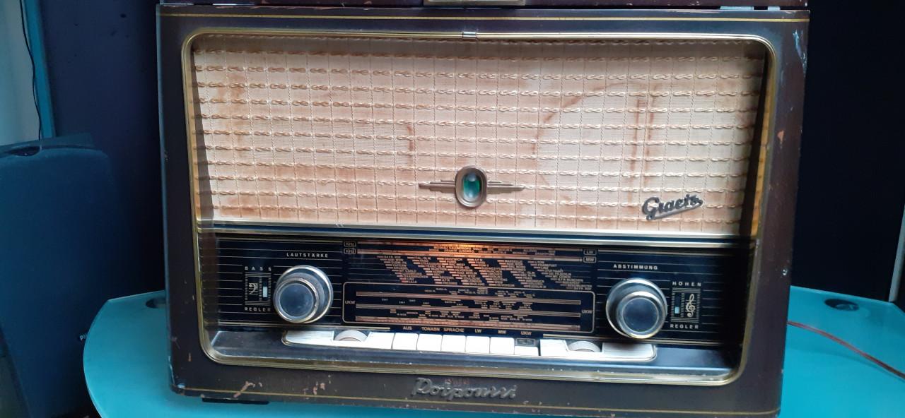 Radio vintage met pick up pepertum ebner merk greatz 428