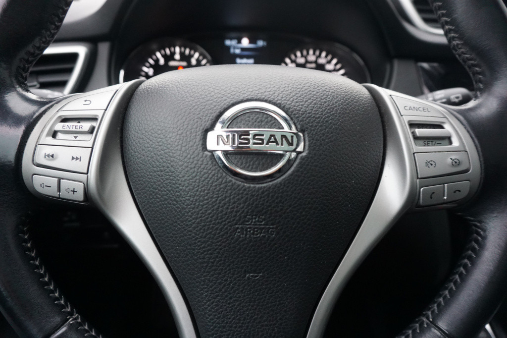 Nissan Qashqai 1.2 n-connecta climate / navi / camera / glazen dak / parkee