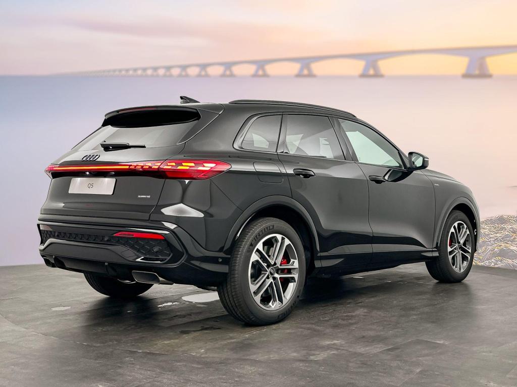 Audi Q5 s edition competition e-hybrid 270 kw / 367 pk suv