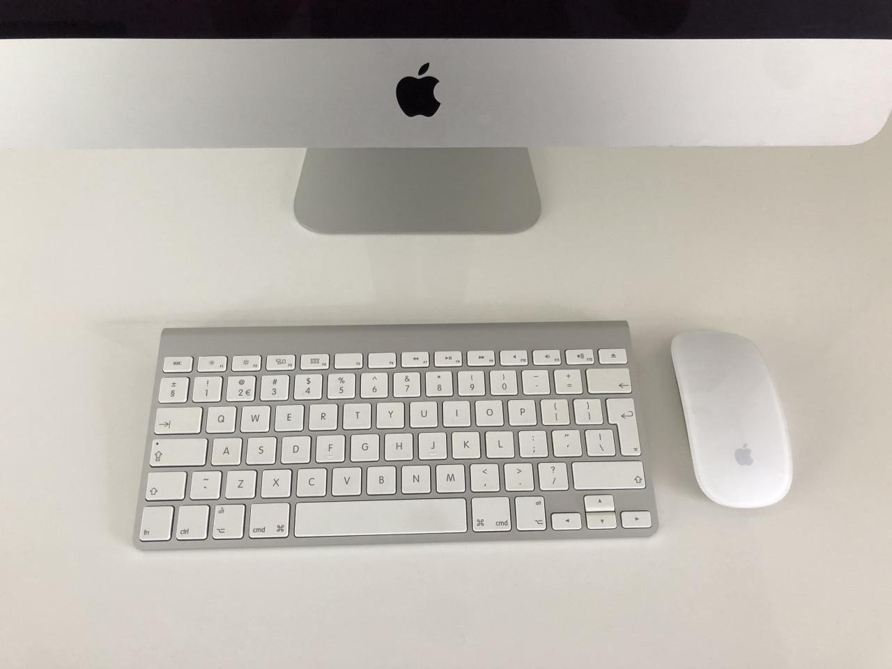 Apple iMac 21.5 inch - met Office / Photoshop