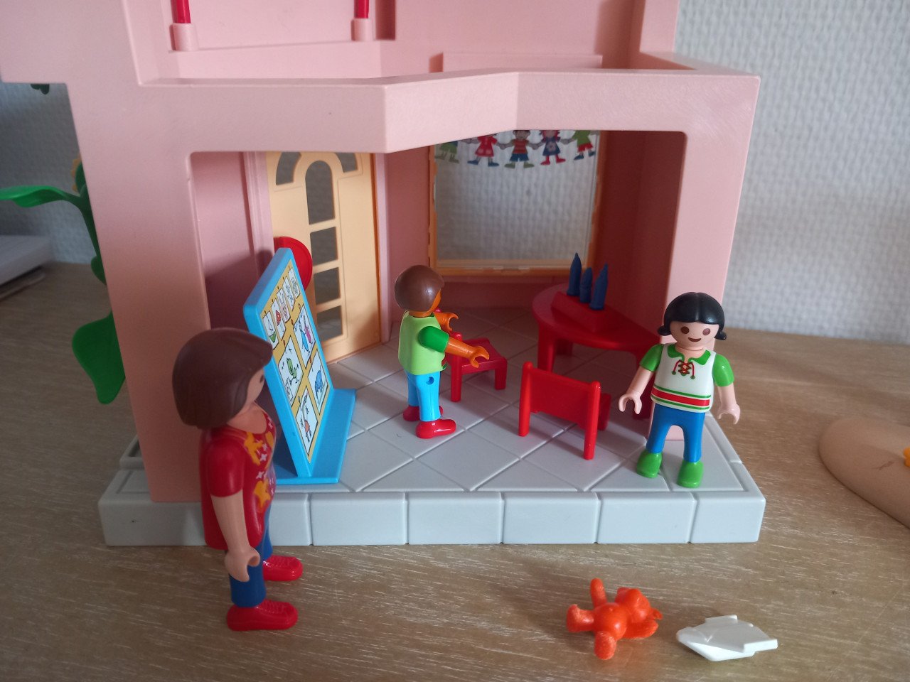 Playmobil schooltje met buitenspeelplaats setnr 5634