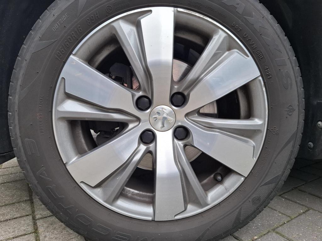 Peugeot 2008 suv 1.2 allure pano/clim/lmv/trekhaak