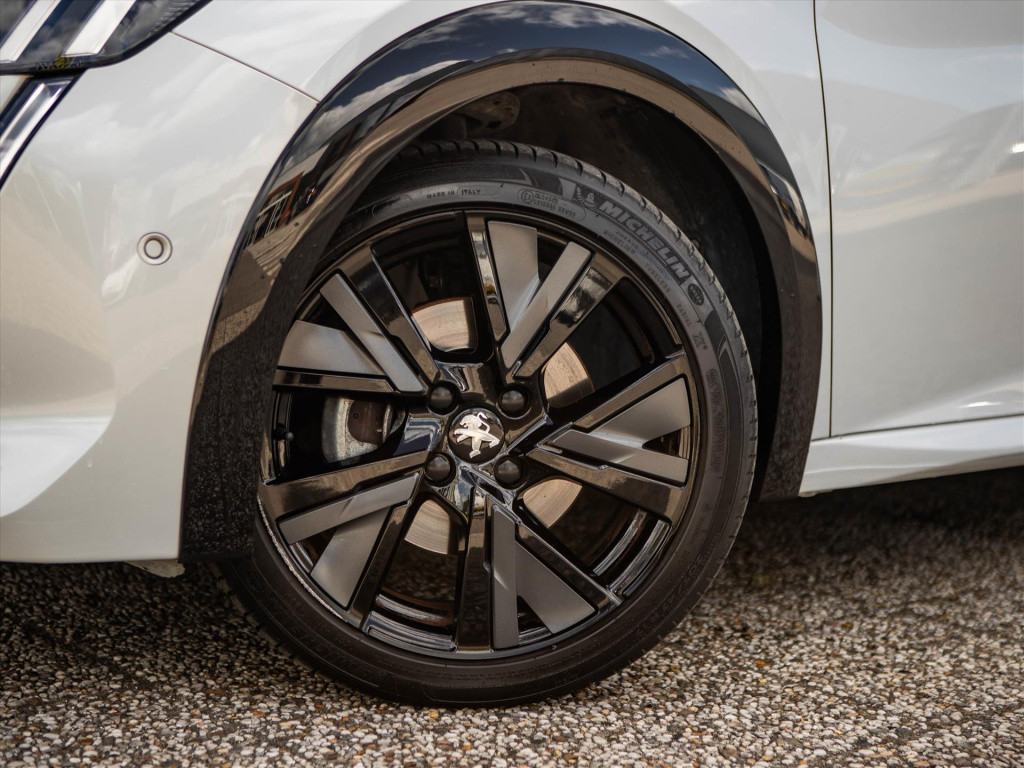 Peugeot 208 1.2 puretech 100pk gt-line automaat
